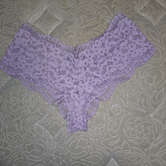 A bundle of 3 pairs of Victoria Secrets panties in a size XL. - Picture 3 of 11